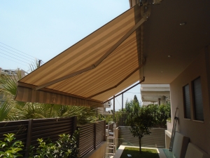 τέντα με βραχίονα